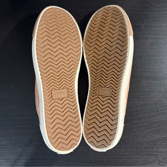 TOMS Nubuck Sneakers Pink Pig Caramel Suede Size 7 NEW With Tags - Picture 5 of 5